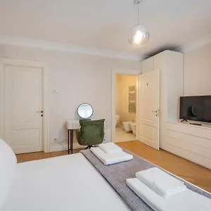 Royal - Centro Brera Daire